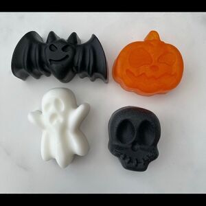 Ghostly hauntings- soap bars- 👻 Natural Shea butter & glycerin soap